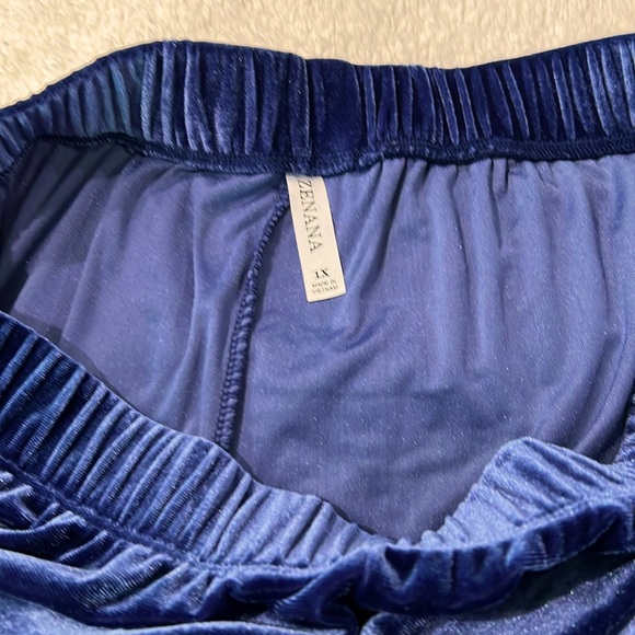 Zenana blue velvet wide leg pant size 1X, elastic waist, not hemmed, Preowned - Picture 5 of 8